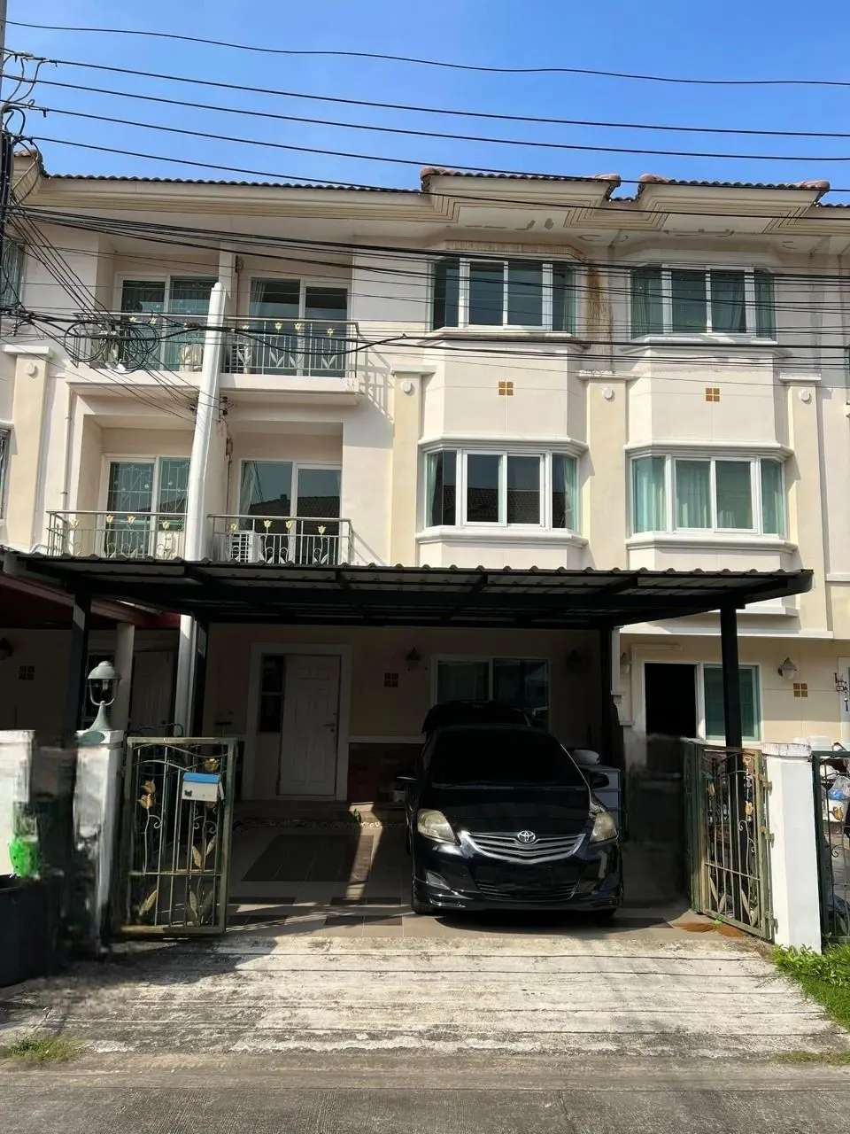Townhouse · 3 bd · 3 ba · 160 m²