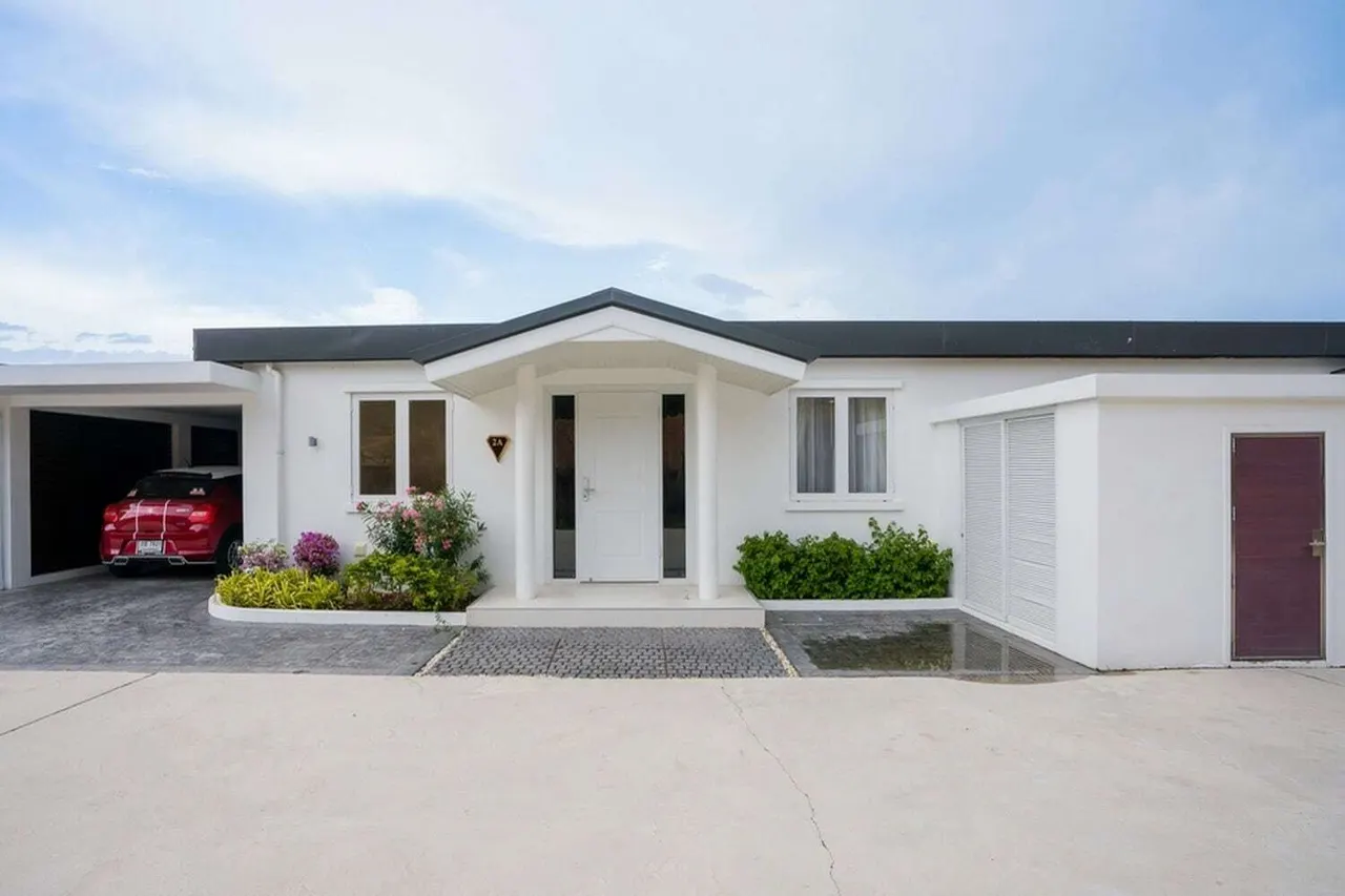 House · 3 ห้องนอน · 2 ห้องน้ำ · 190 m²