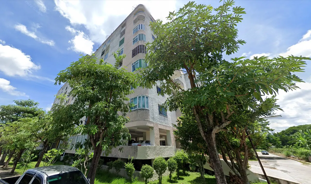 SR Land Condominium