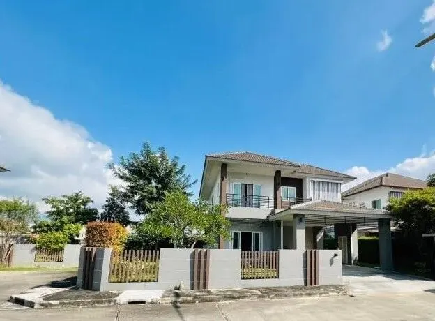 House · 4 室 · 3 卫 · 300 m²