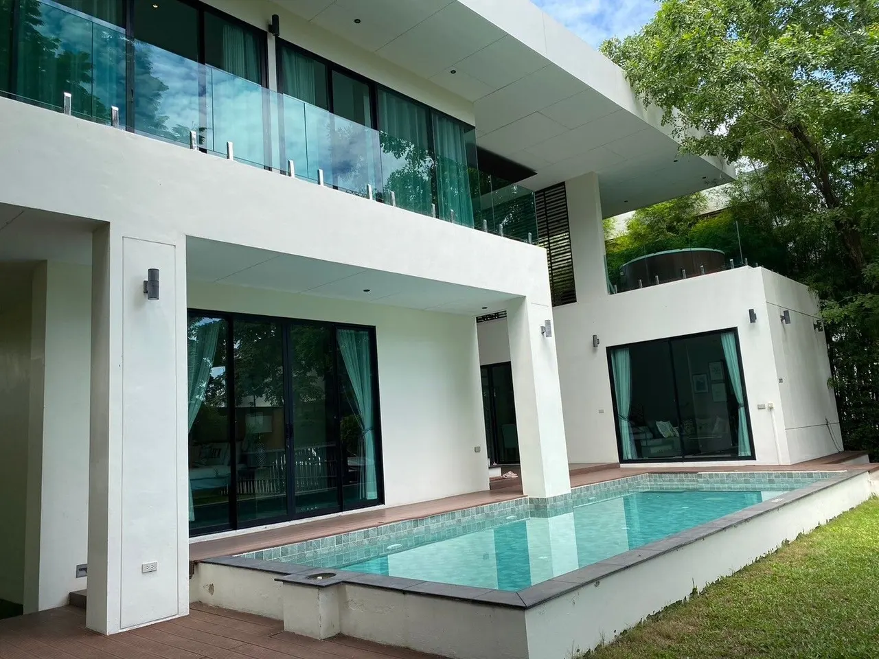 House · 3 ch. · 4 sdb · 440 m²