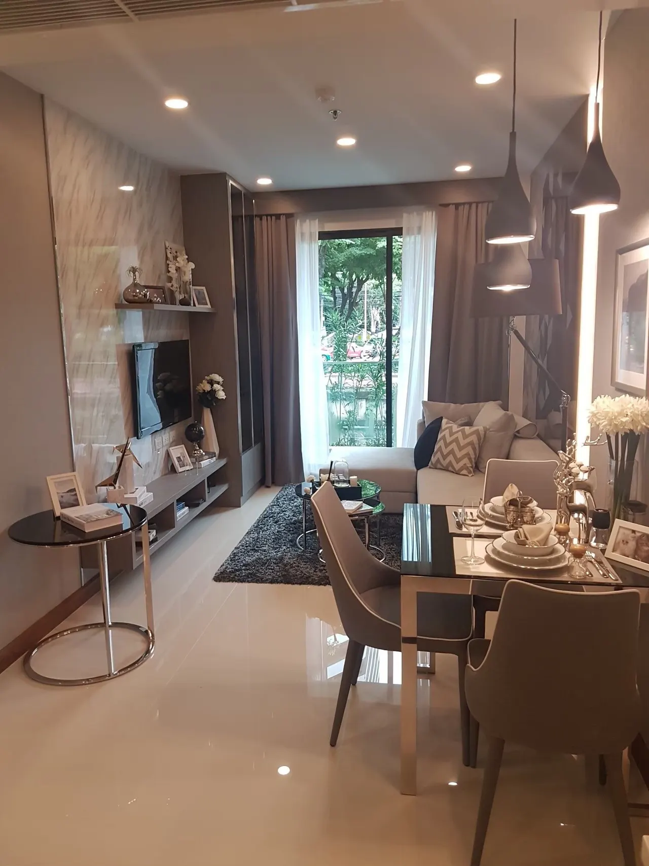 Condo · 1 室 · 1 卫 · 48 m²