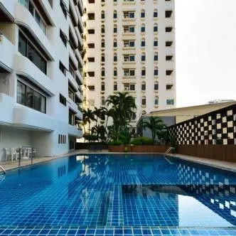 Watthana Heights