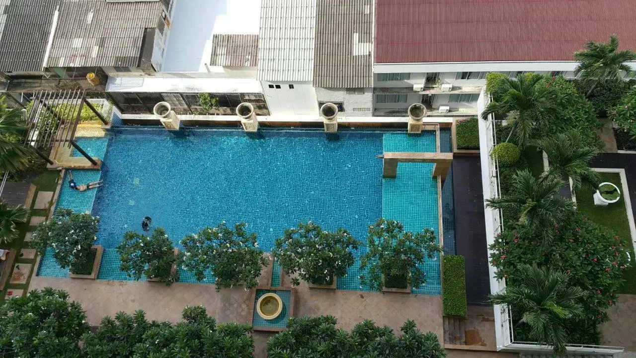 Le Luk Condominium