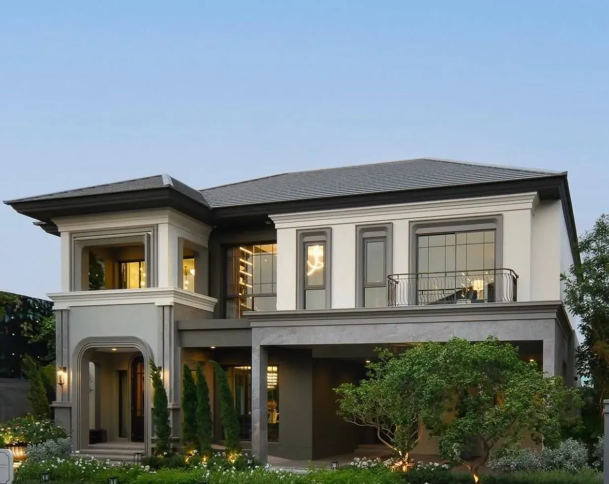 House · 3 bd · 5 ba · 447 m²