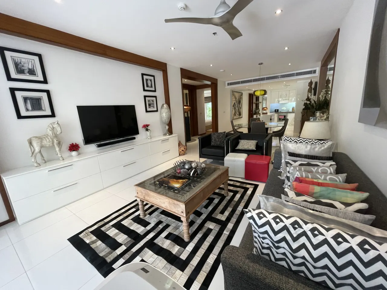 Condo · 2 室 · 2 卫 · 190 m²