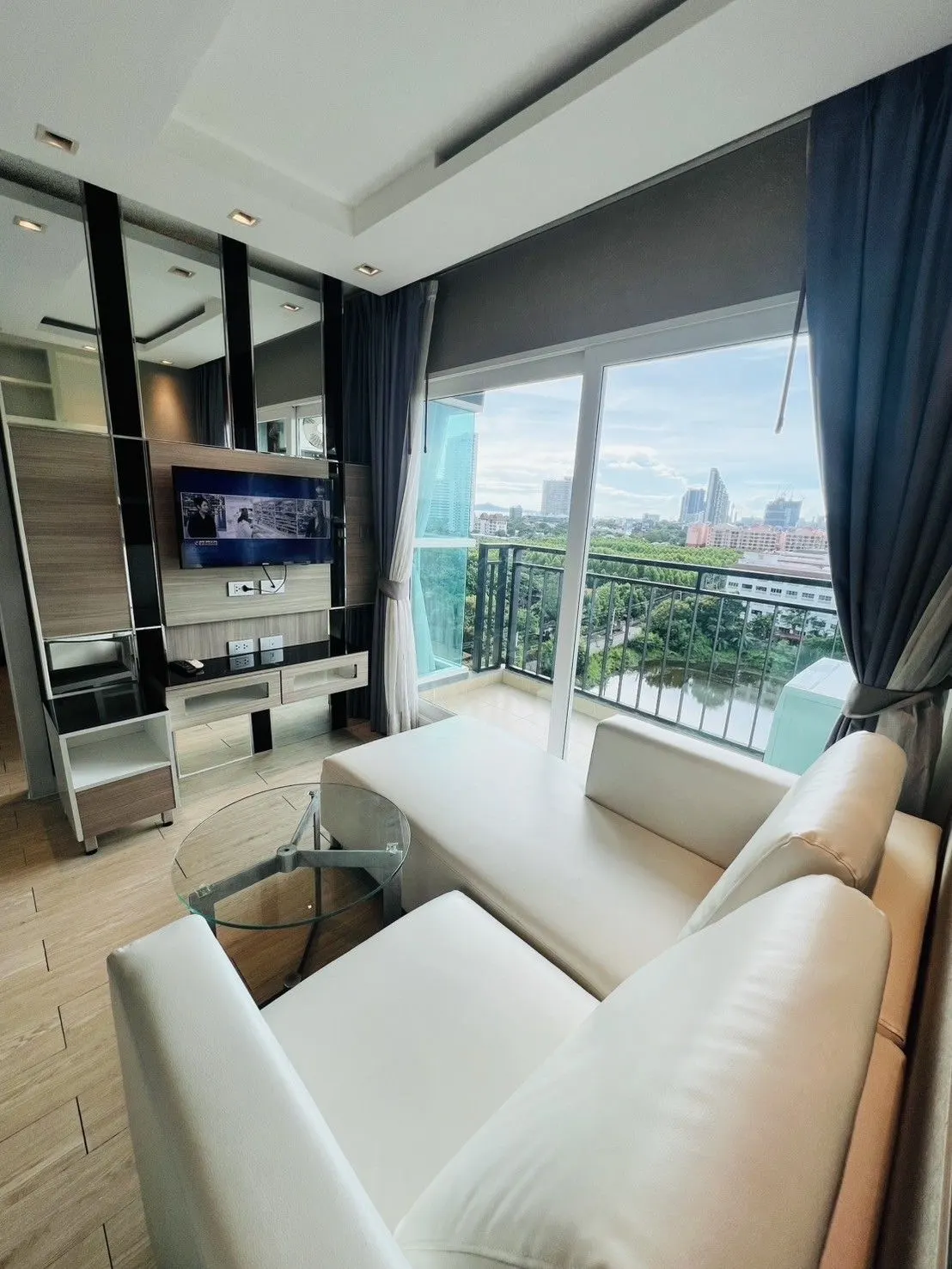 Condo · 1 bd · 1 ba · 35 m²