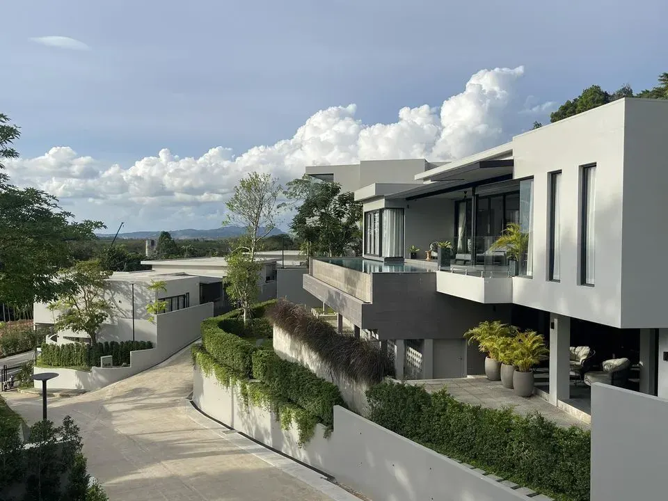 Manick Hillside II