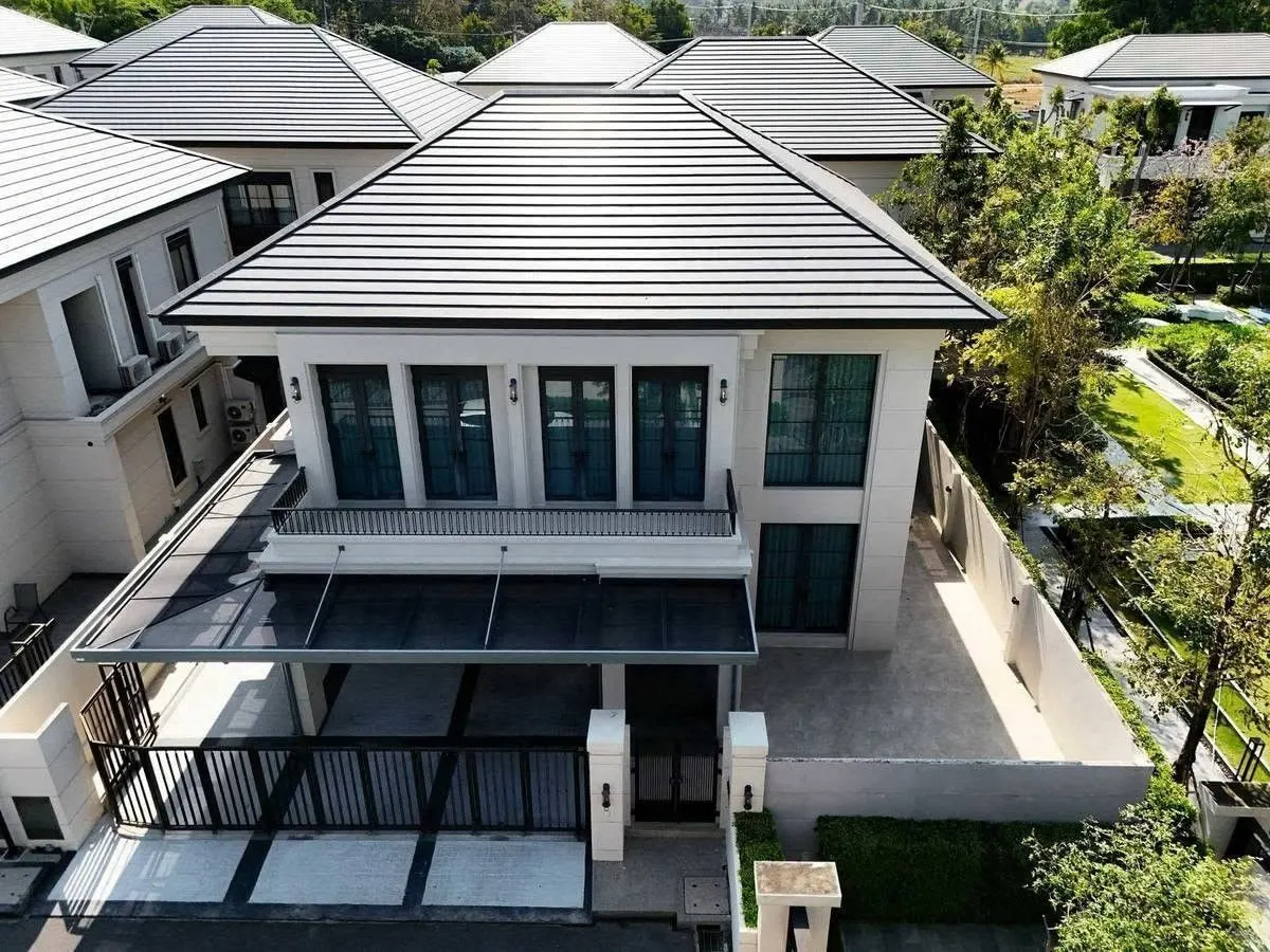 4 室 · 5 卫 · 330 m²