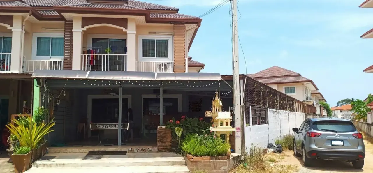 Townhouse · 2 ห้องนอน · 2 ห้องน้ำ · 80 m²