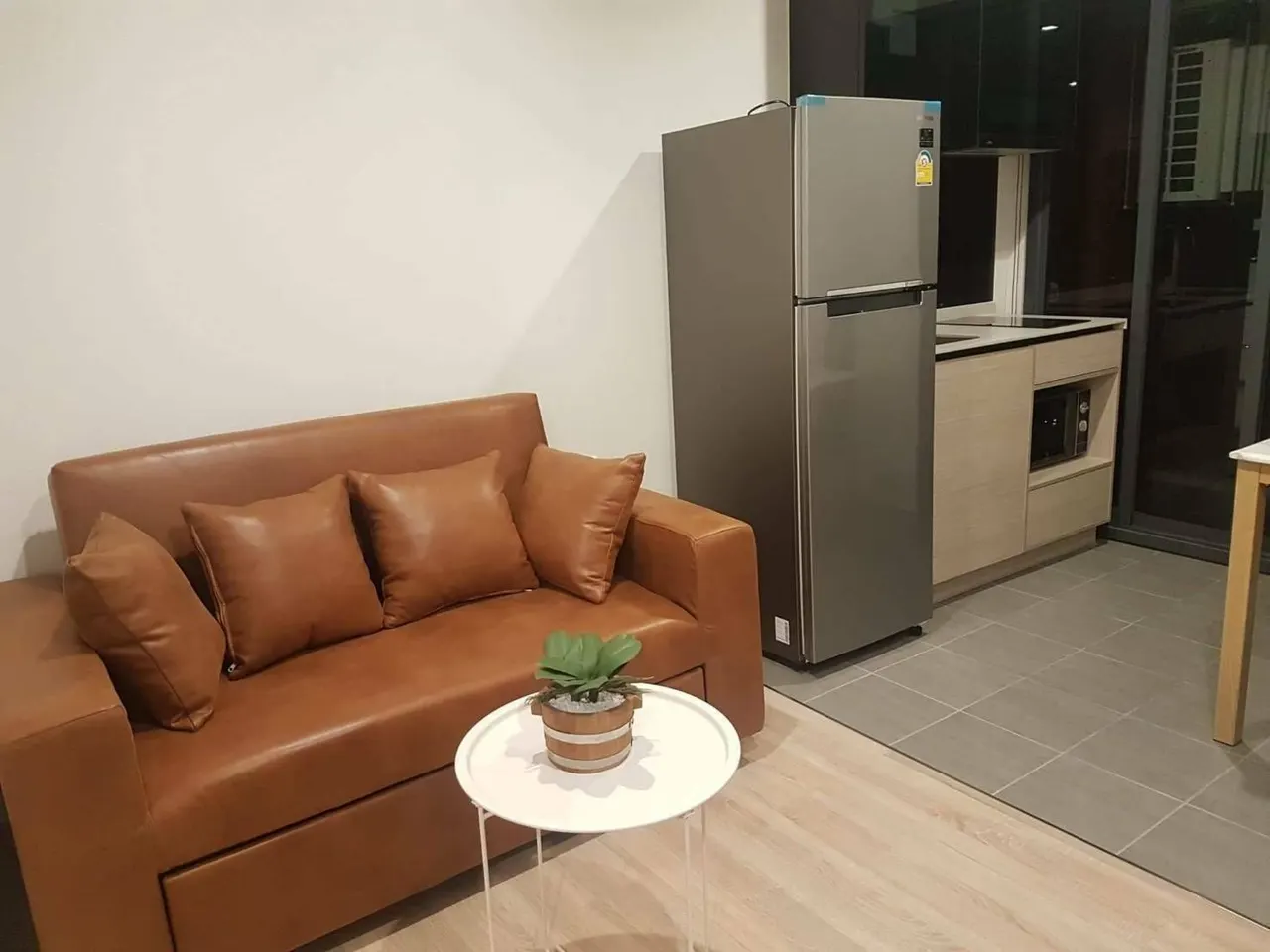 Condo · 1 卫 · 27 m²