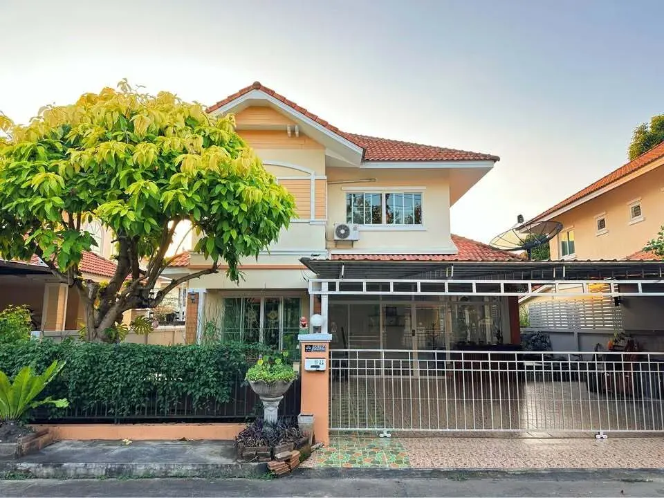 House · 3 ห้องนอน · 2 ห้องน้ำ · 177 m²