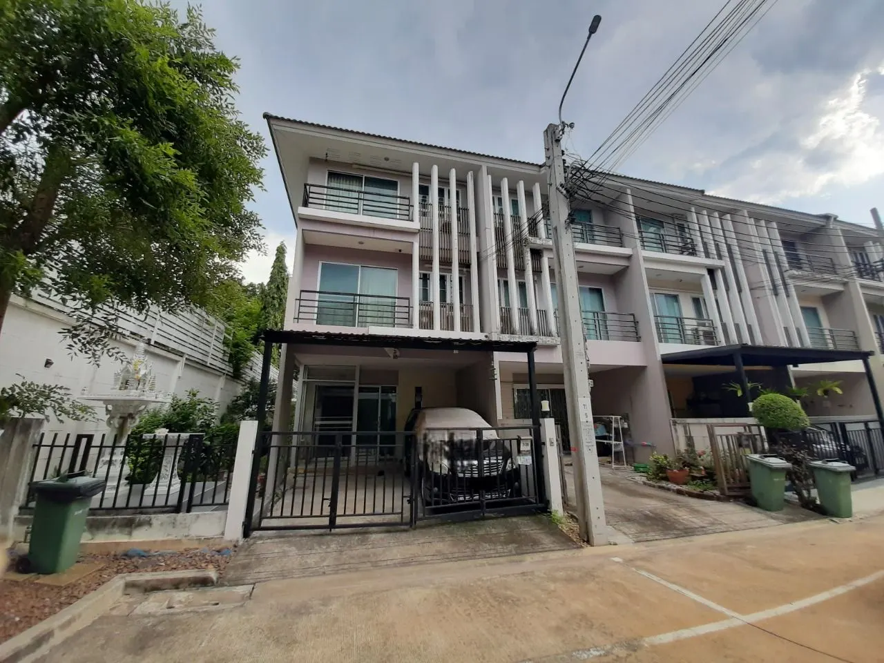 Townhouse · 3 室 · 3 卫 · 163 m²
