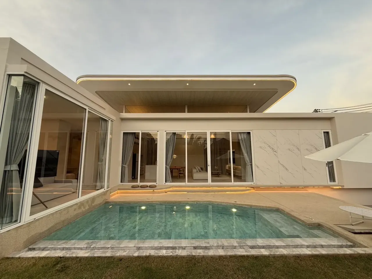 Villa · 3 室 · 3 卫 · 234 m²