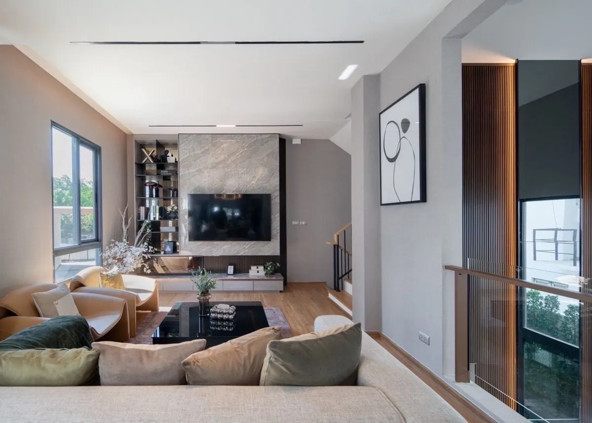 Townhouse · 4 bd · 5 ba · 275 m²