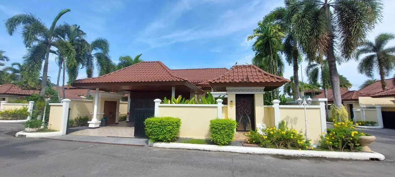 Villa · 2 сп. · 2 ванн. · 327 m²