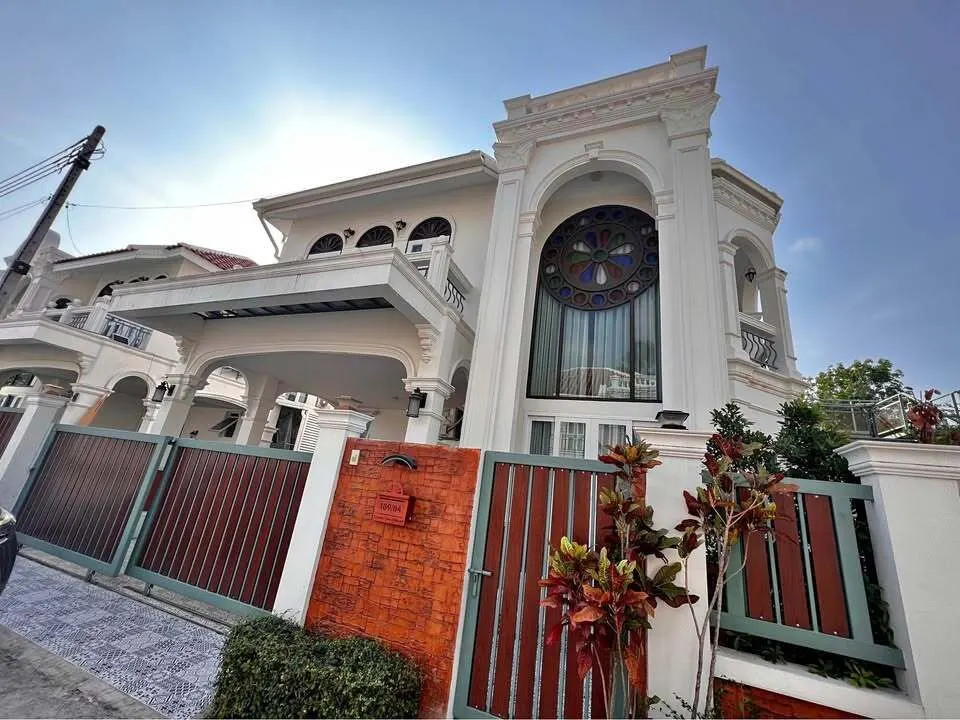 House · 4 ห้องนอน · 3 ห้องน้ำ · 120 m²