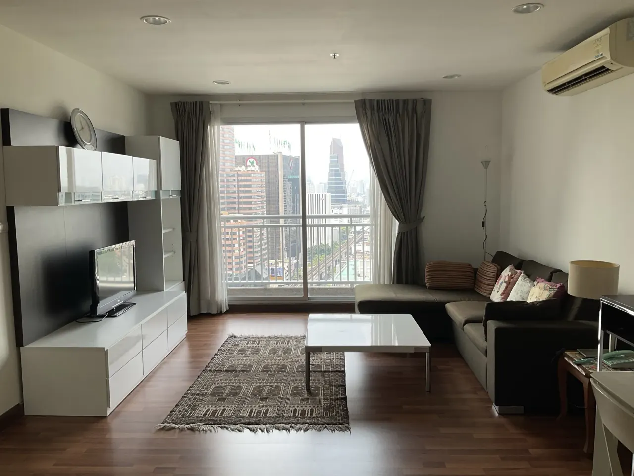 Condo · 1 室 · 1 卫 · 59 m²