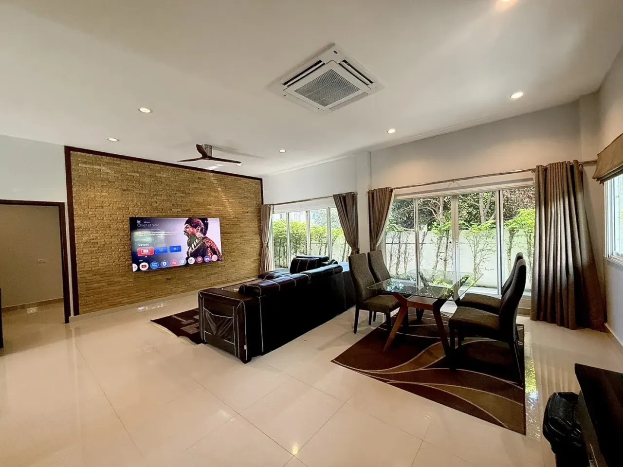 3 ch. · 2 sdb · 225 m²