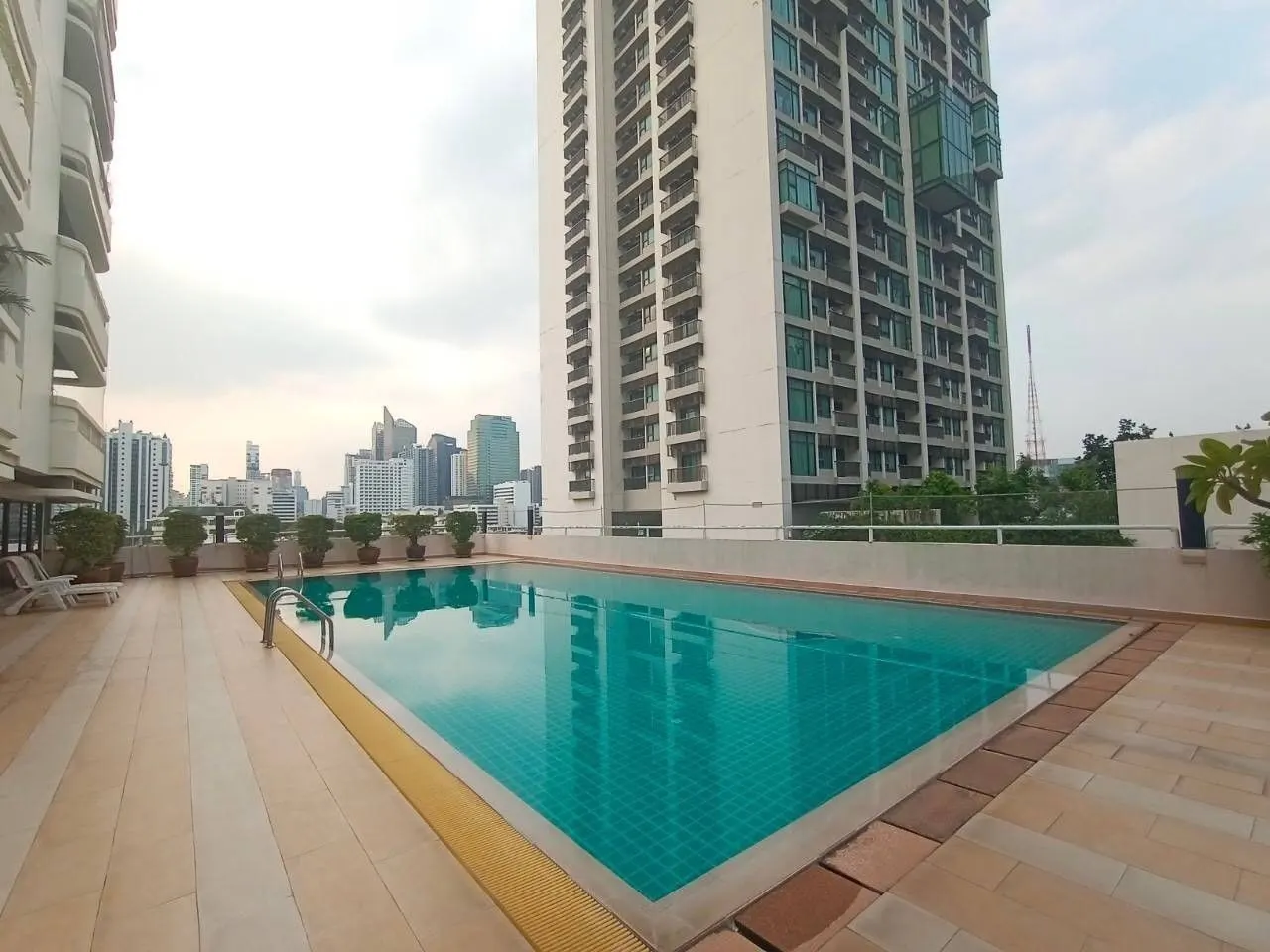 Mano Tower