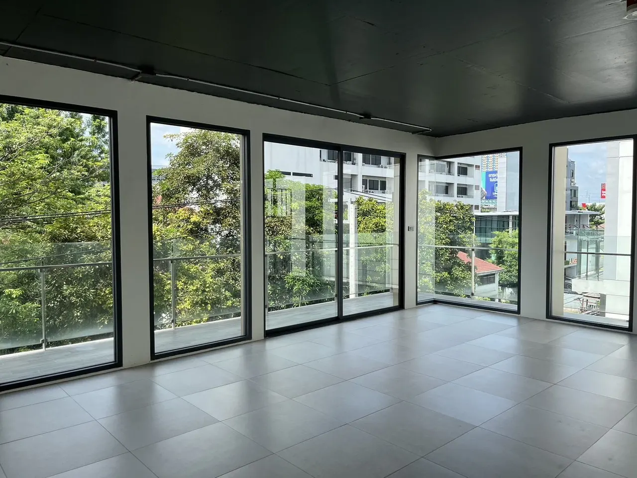 Townhouse · 2 bd · 4 ba · 550 m²
