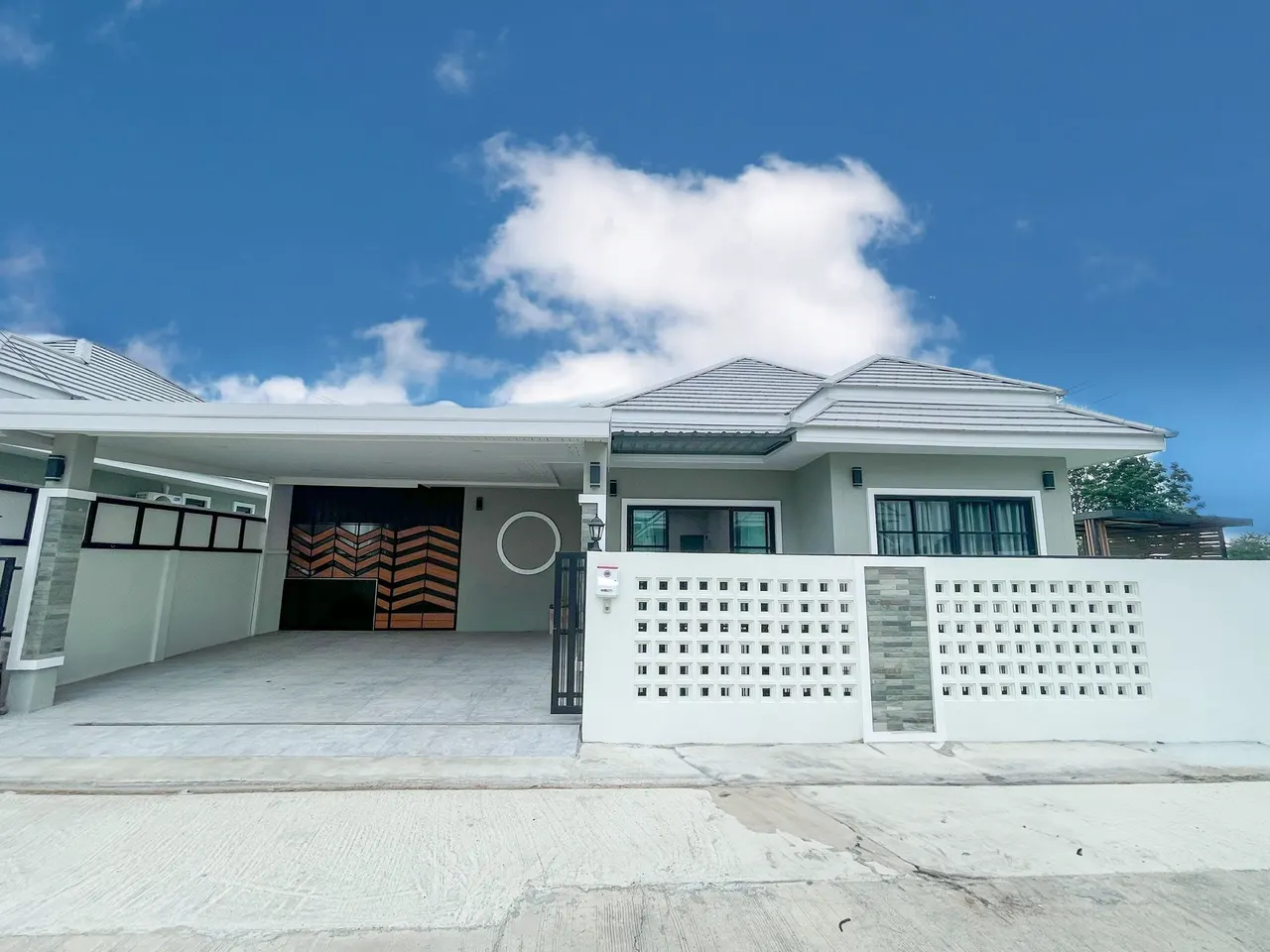3 bd · 3 ba · 150 m²