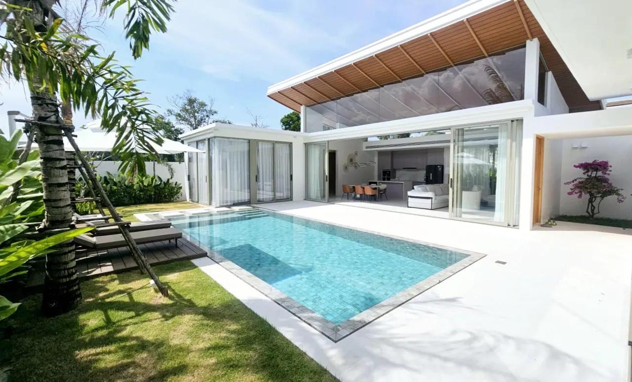 Villa · 3 bd · 3 ba · 300 m²