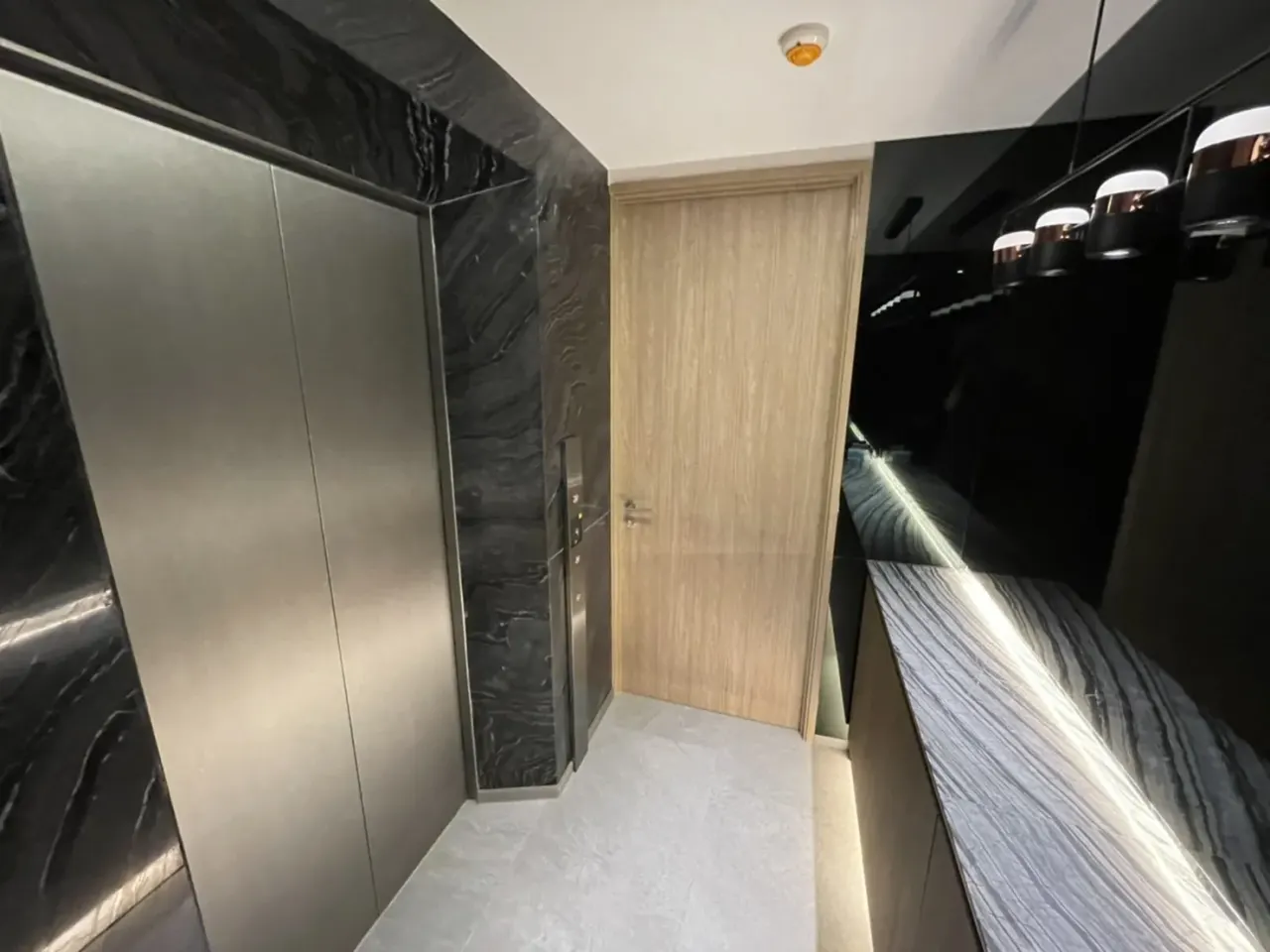 Condo · 1 室 · 1 卫 · 57 m²