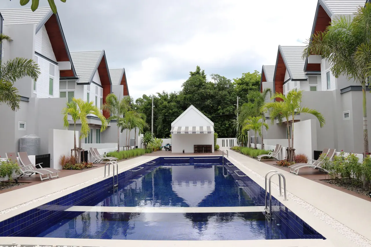 H Two Villa