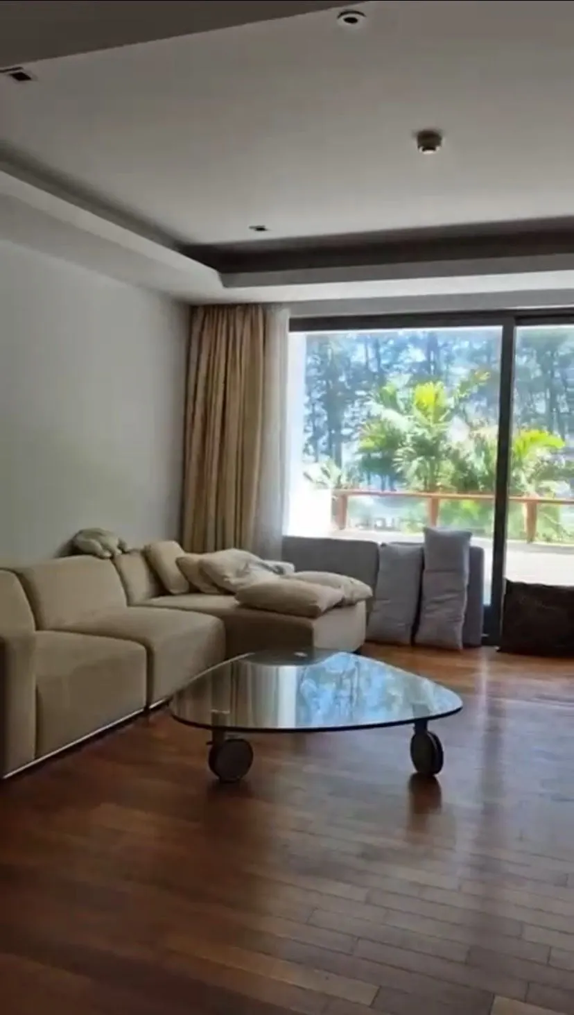 Penthouse · 3 ch. · 3 sdb · 212 m²