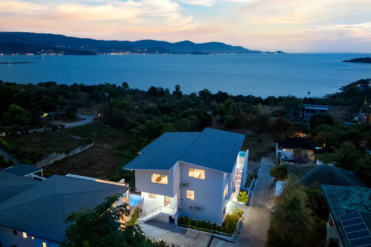 Villa · 5 bd · 5 ba · 223 m²