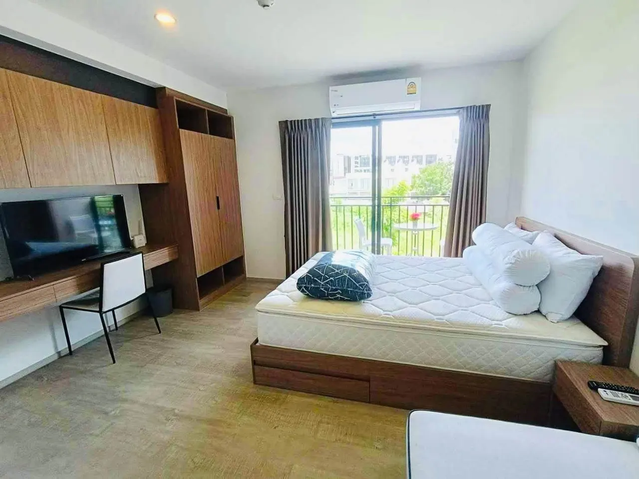 1 ห้องนอน · 1 ห้องน้ำ · 27 m²