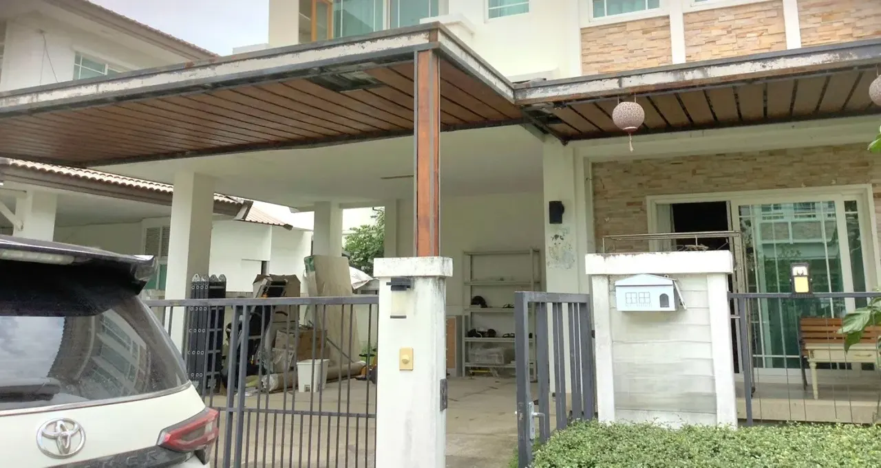 3 bd · 4 ba · 180 m²