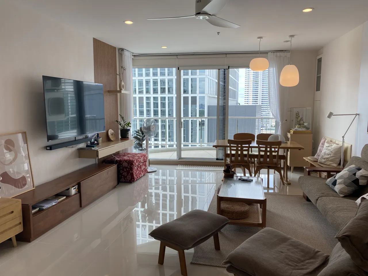 3 bd · 2 ba · 141 m²
