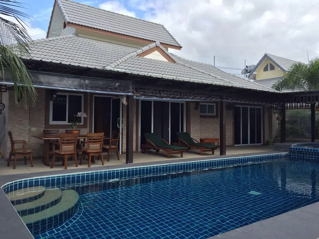 Emerald Resort
