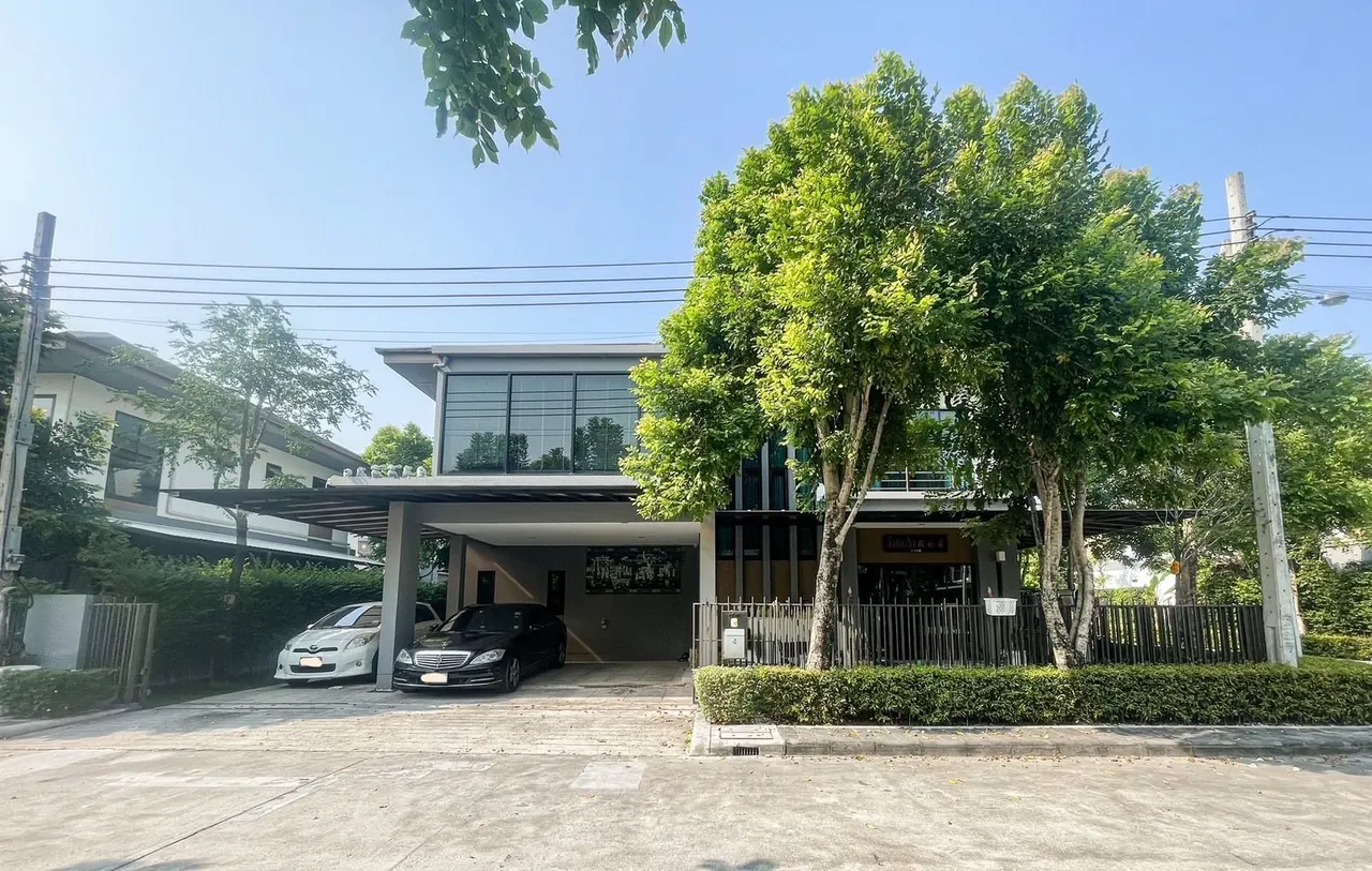 House · 4 ch. · 5 sdb · 300 m²
