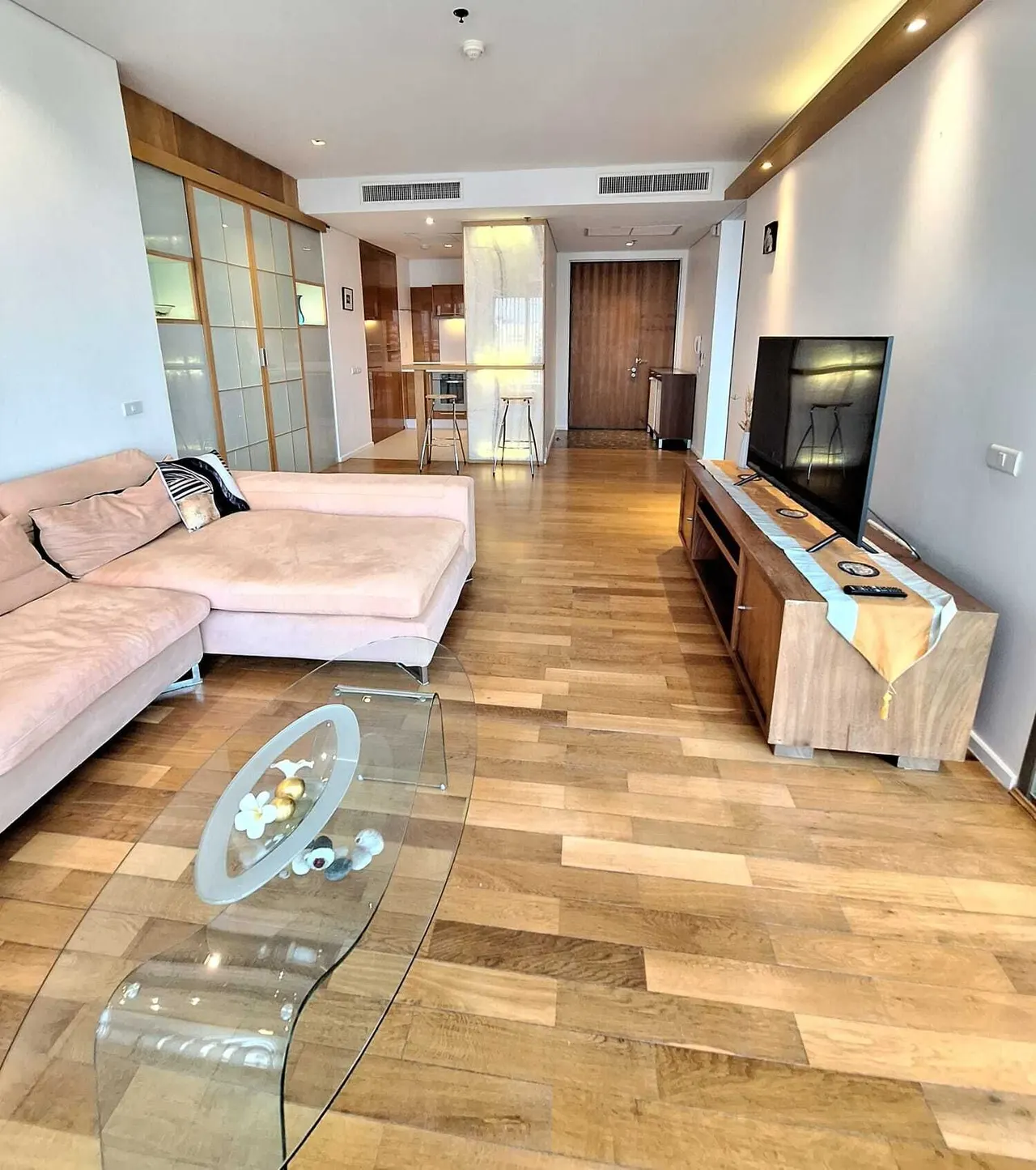 Condo · 1 ห้องนอน · 1 ห้องน้ำ · 67 m²