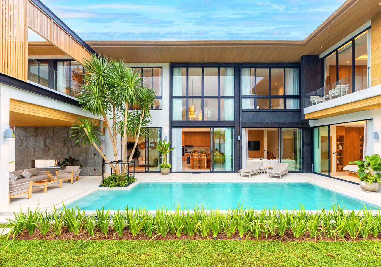 Villa · 5 ห้องนอน · 7 ห้องน้ำ · 596 m²