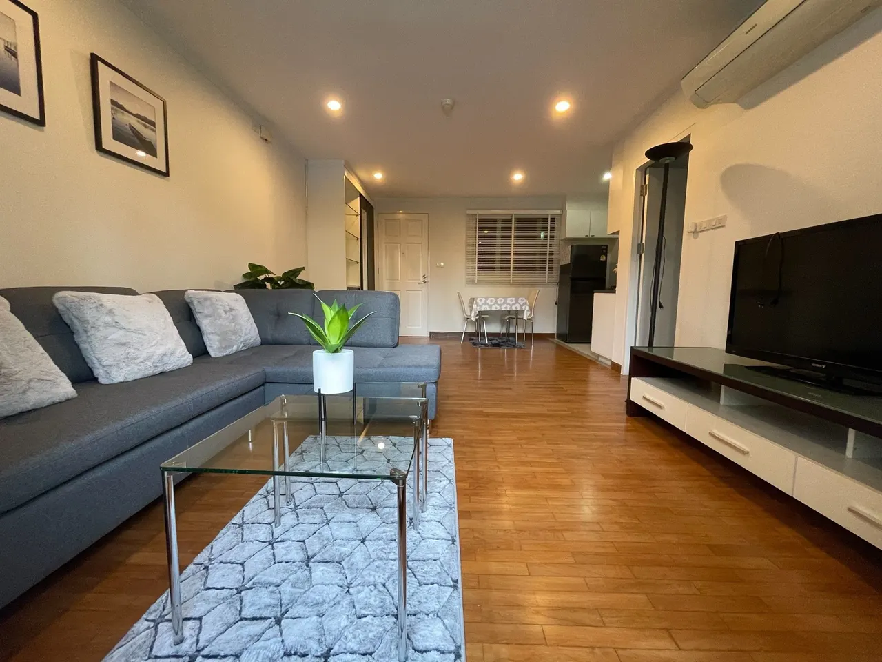 1 ห้องนอน · 1 ห้องน้ำ · 57 m²
