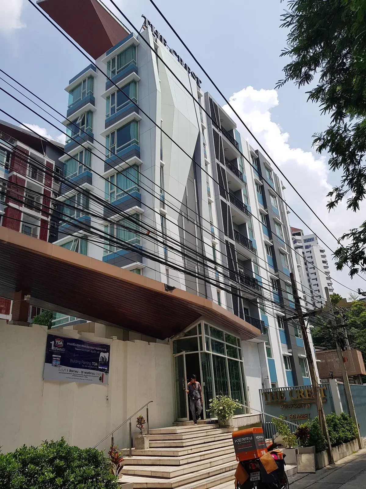 The Crest Sukhumvit 49