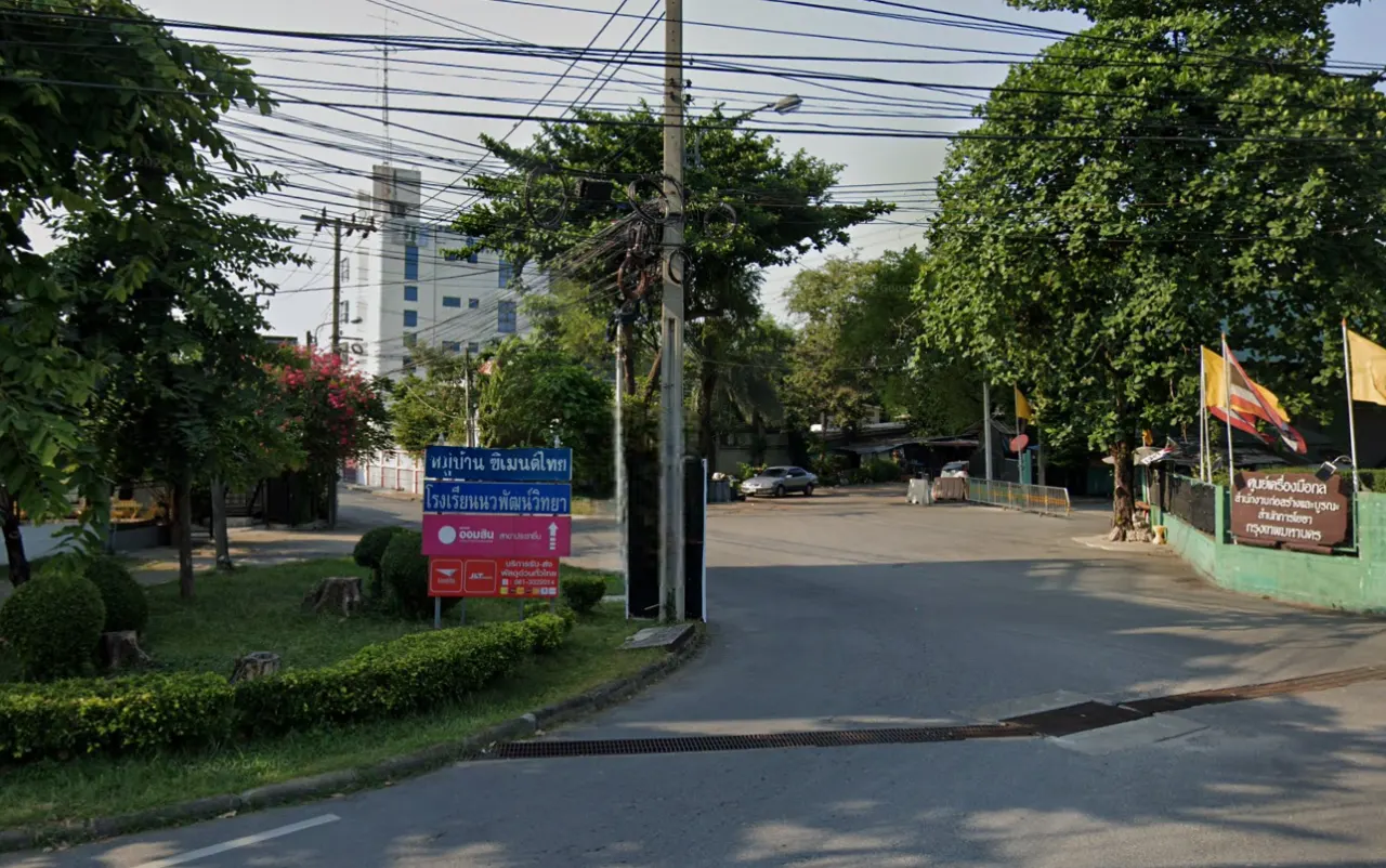 Mu Ban Cement Thai