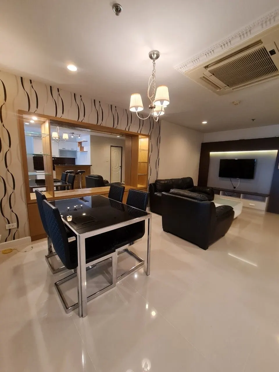 Condo · 1 ba · 57 m²