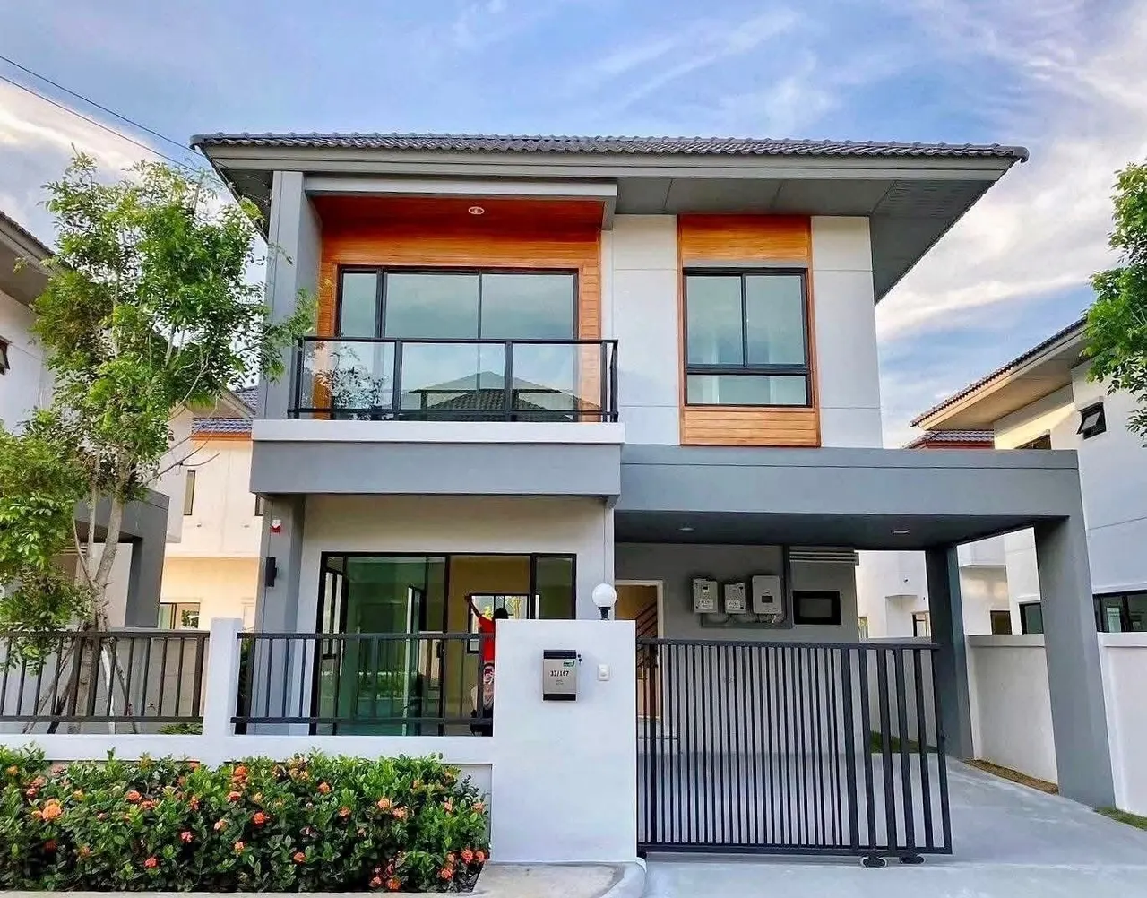 House · 3 室 · 3 卫 · 52 m²