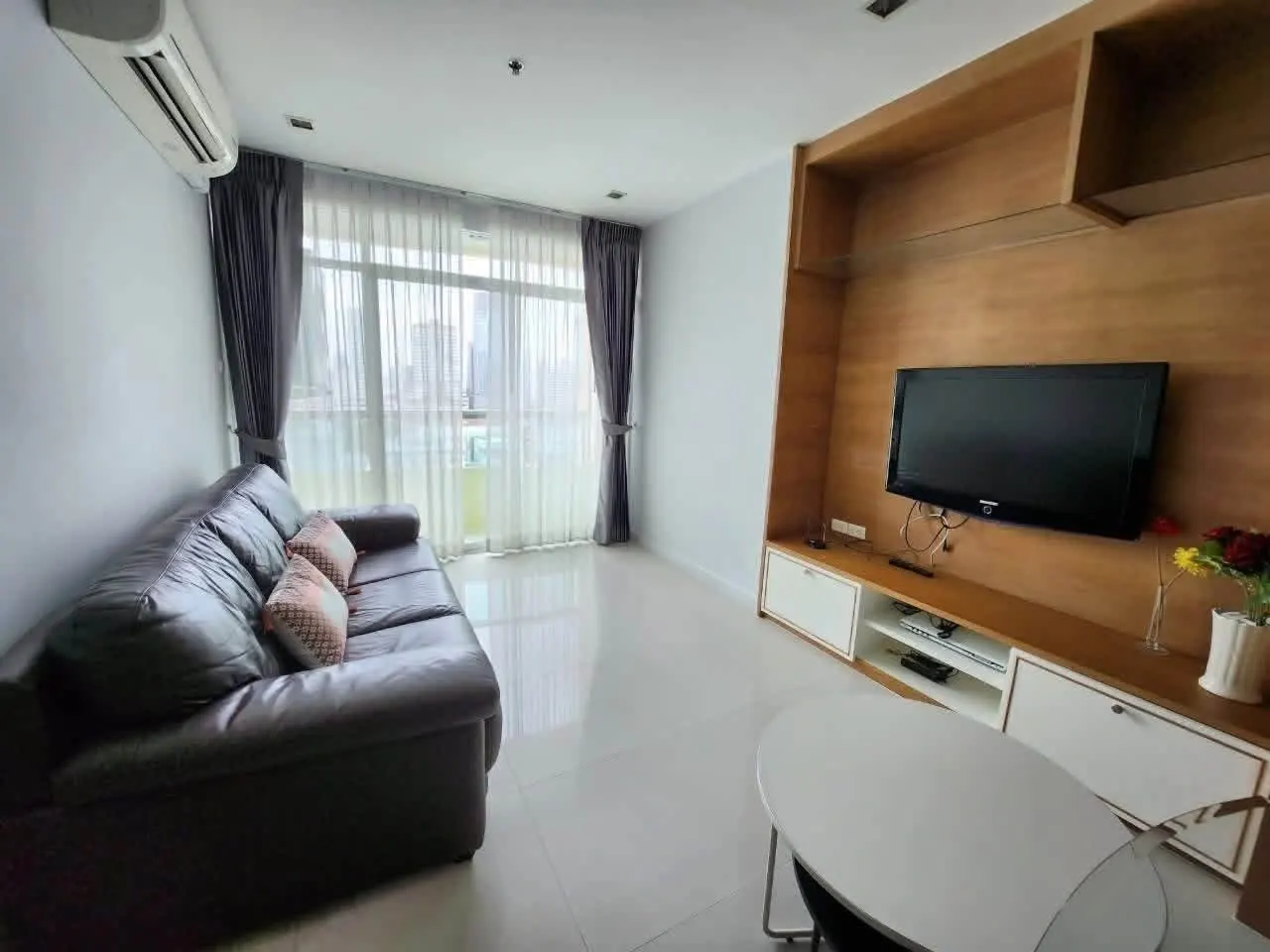 2 ห้องนอน · 2 ห้องน้ำ · 68 m²