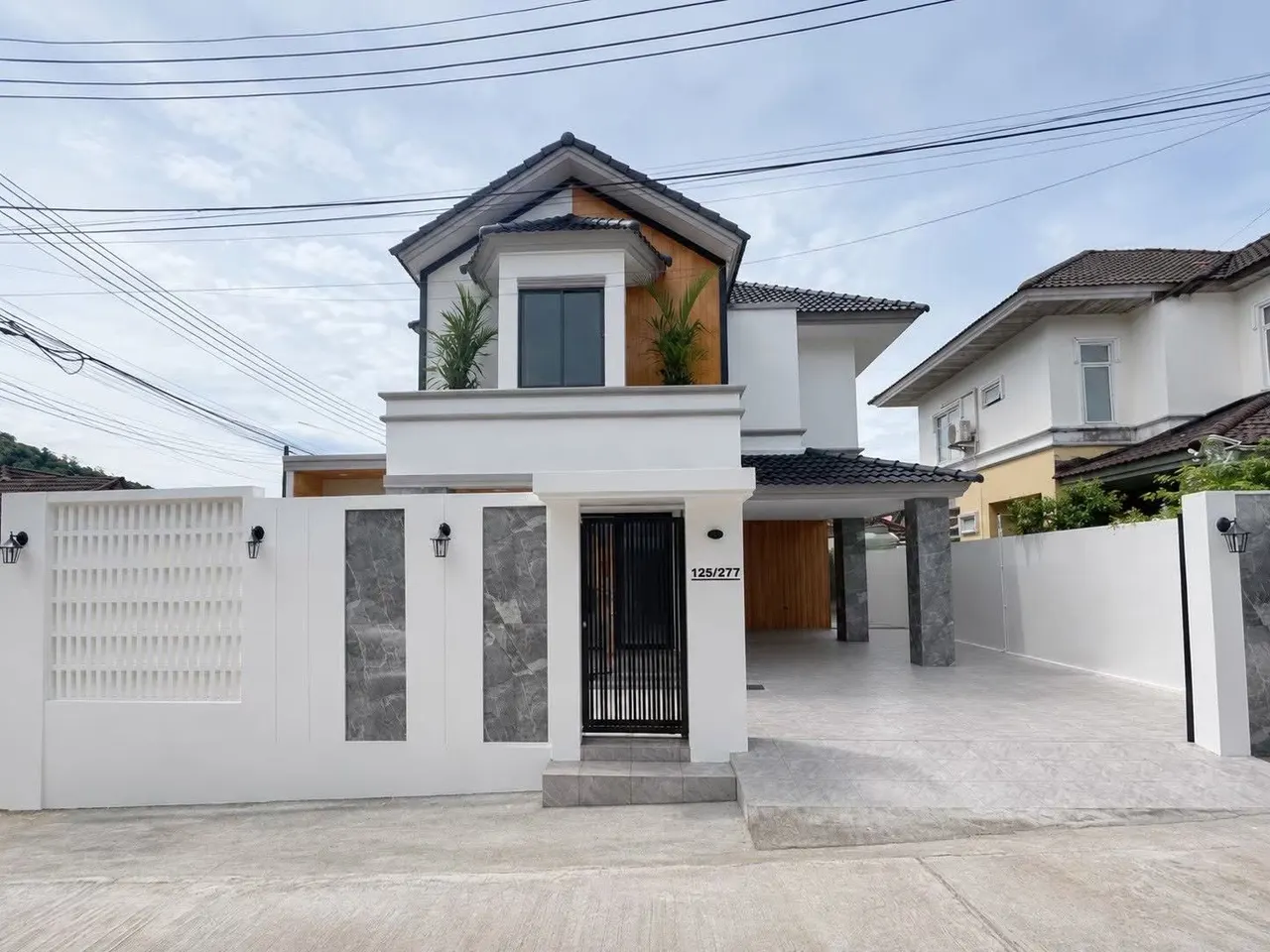 4 ห้องนอน · 4 ห้องน้ำ · 180 m²