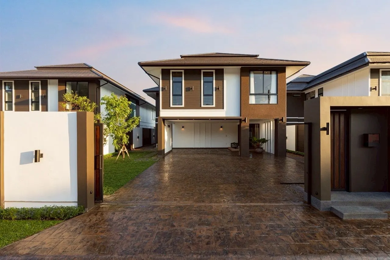 House · 4 室 · 5 卫 · 306 m²