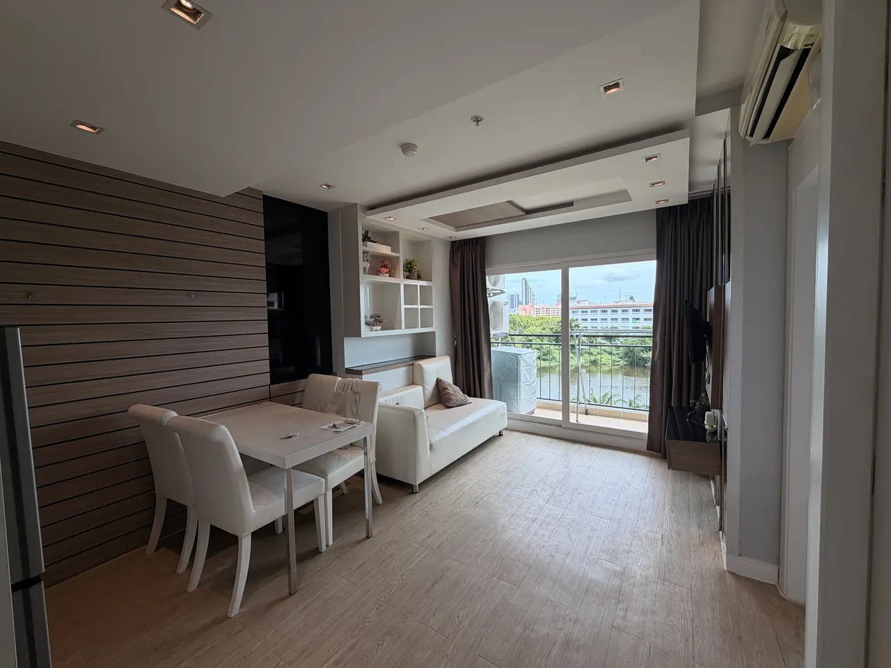 1 bd · 1 ba · 35 m²