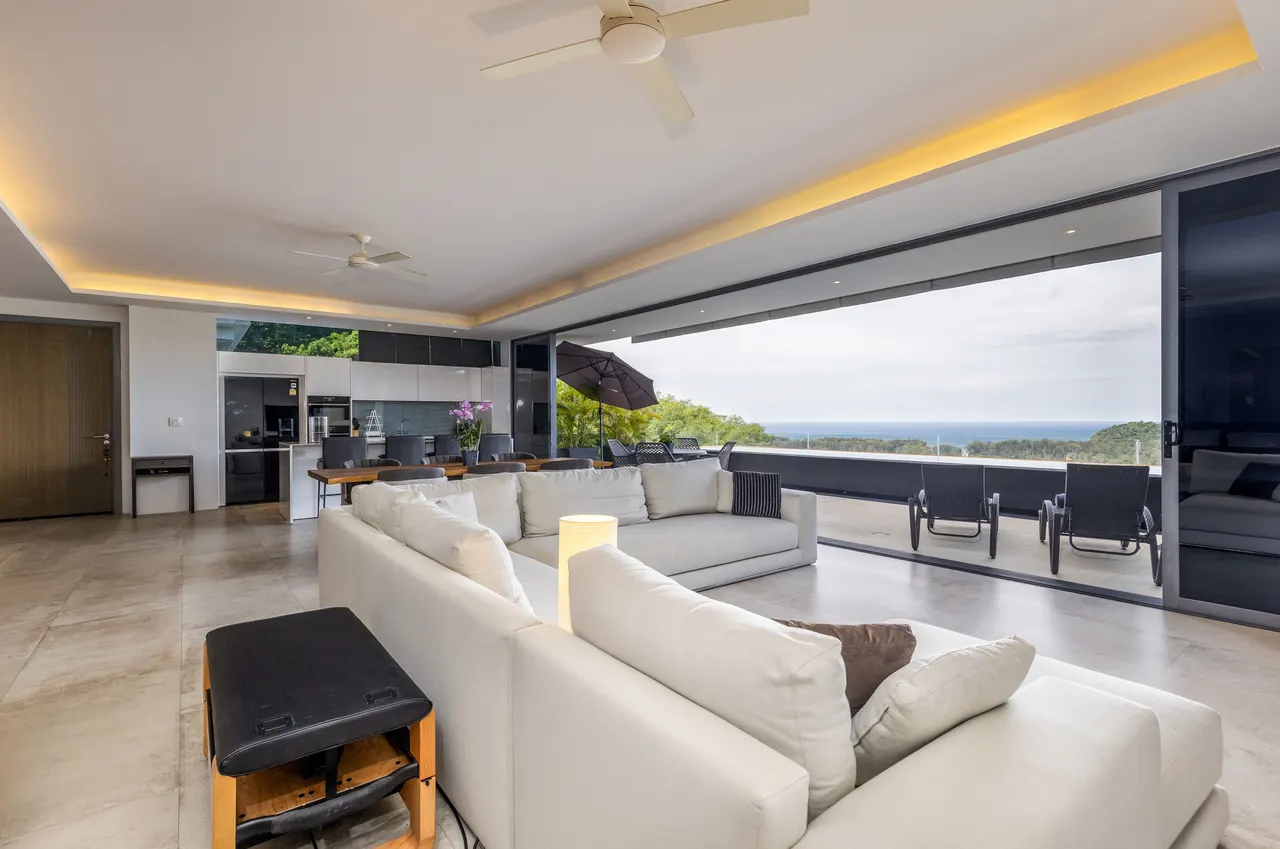 Apartment · 3 ห้องนอน · 3 ห้องน้ำ · 272 m²
