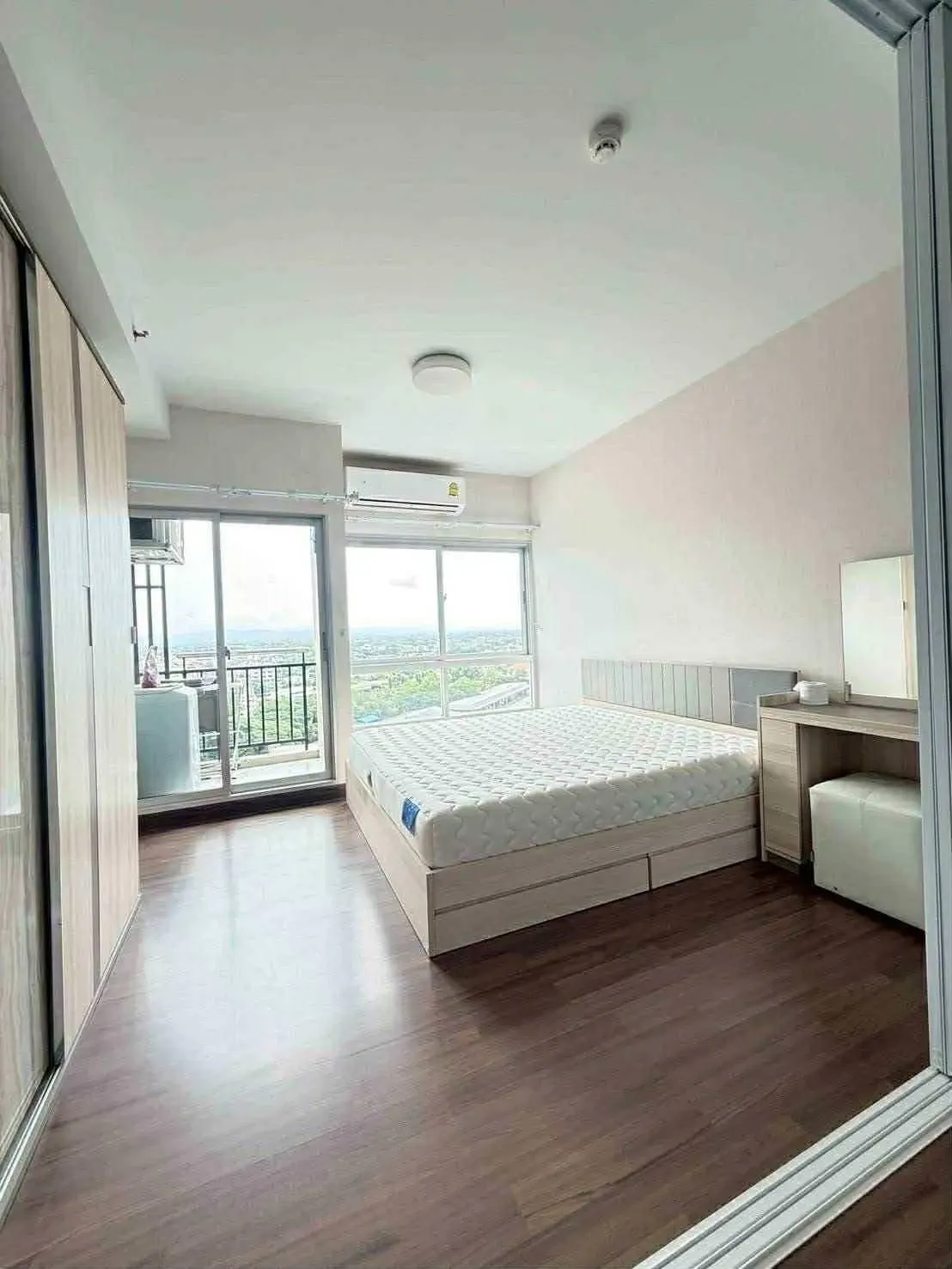 Condo · 1 ba · 33 m²
