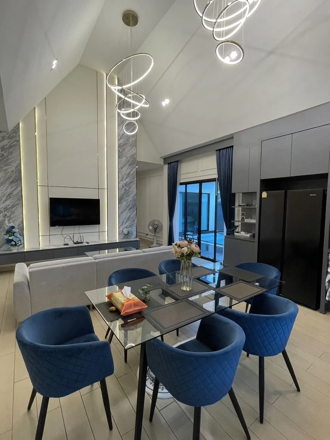 Villa · 3 bd · 4 ba · 141 m²